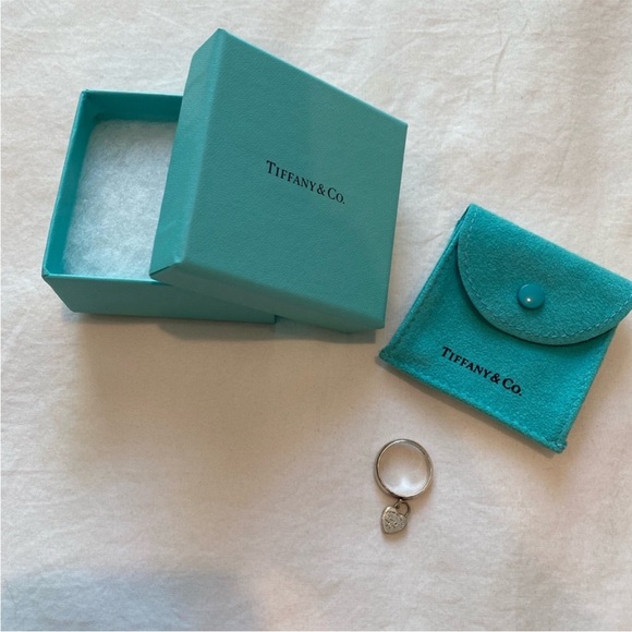 ❤️ Tiffany & Co Heart Tag Ring - Picture 2 of 5
